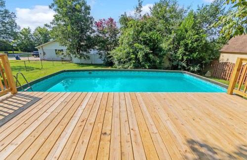 Madison House | Gilmore Retro Pad