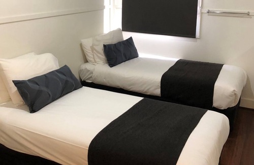 Gin Gin Hotel | Gin Gin Budget Accommodation