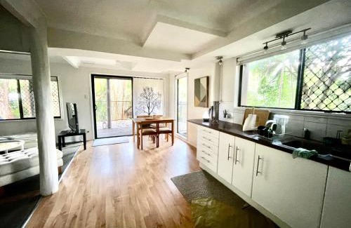 Eagle Heights Apartment | Gin's Rainforest stay -pet friendly