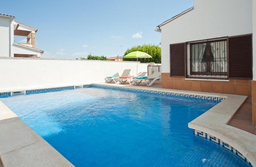 L'Escala Villa | Ginesta
