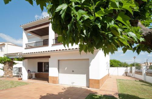 L'Escala Villa | Ginesta