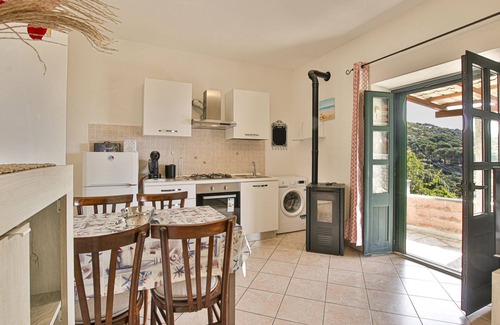 Seccheto Apartment | Ginevra Apartment in Seccheto, with equipped porch with splendid sea view, close to the center and t