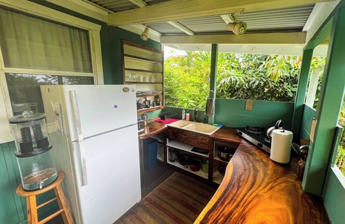 Kealakekua Cottage | Gingerhill Farm Retreat. Commune with Nature In South Kona.
