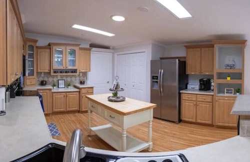 High Springs House | Ginnie Springs Hidden Scuba Oasis Retreat! Only 1 minute from Ginnie Springs