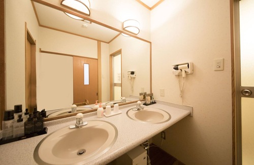 Numata House | Ginshotei Awashima
