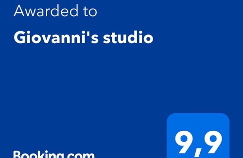 Vamvakopoulo Apartment | Giovanni's studio