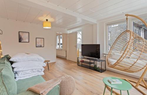 Niedersfeld Apartment | GIPFELSTÜRMER Winterberg-Niedersfeld mit Infrarotsauna, Yoga, Netflix, WLAN