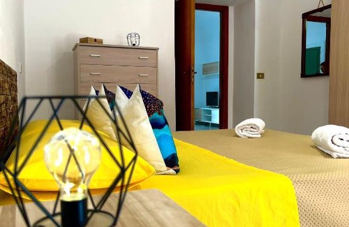 Santo Stefano di Camastra House | Gira Vota e Furria