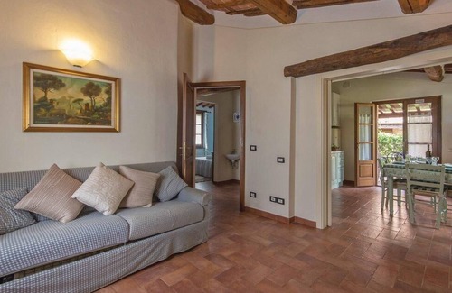 Castiglione del Lago Apartment | GIRASOLE .