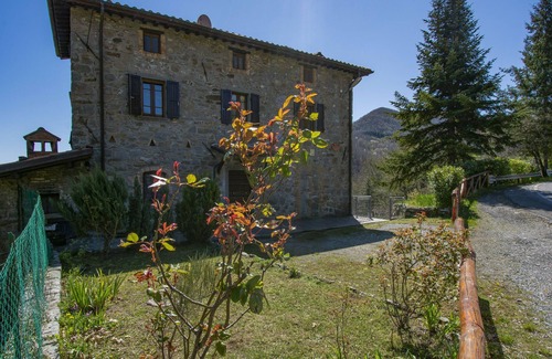 Piazza al Serchio House | Girasole (PZI130) by Interhome