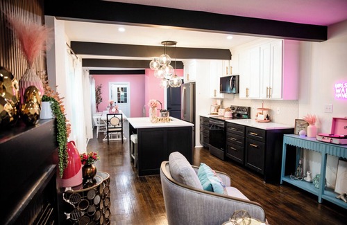 Lee's Summit House | Girls Getaway w/GlamRoom, Sleeps 12, Patio & Fire Pit Walk to Shop, Dink & Dine