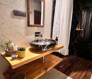 Shivalik Nagar Apartment | Gita Bhawan - Elegant Escape
