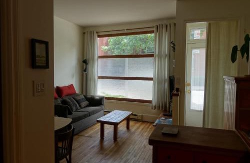 Plateau Mont Royal Apartment | Gite à Coté