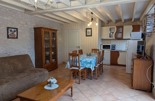Epieds-en-Beauce Cottage | Gite Épieds-en-Beauce, 1 bedroom, 4 persons