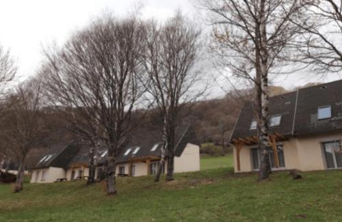 Le Claux Apartment | Gite 5 Vacances en Auvergne Gîte au Puy Mary avec Activités de Plein Air