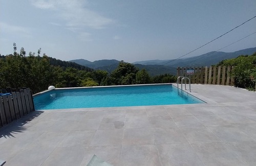 Blaunac House | Gite 6 people in a stone farmhouse, swimming pool, property 10Ha, panoramic view