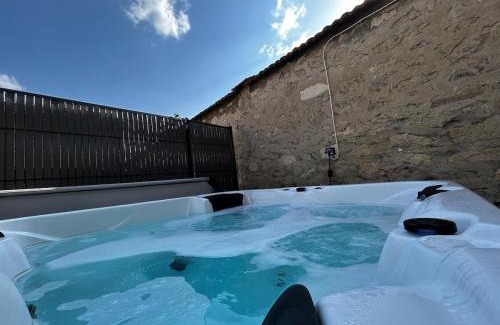 Bourgogne-Fresne Apartment | Gite 8 personnes avec jacuzzi à 10 min de Reims
