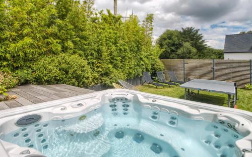 Brech Apartment | Gite An Alré - Piscine - Spa - ciné