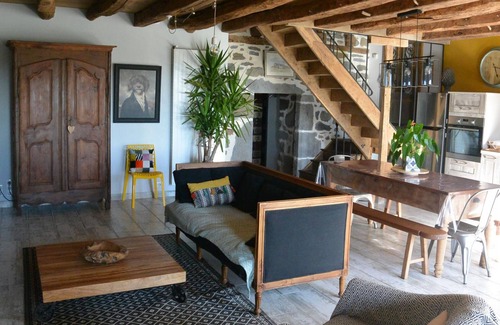 Anglards-de-Salers Cottage | Gite Anglards-de-Salers, 2 bedrooms, 4 persons