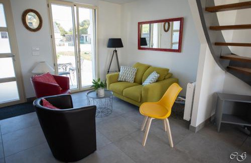 Ferel House | GITE ARC EN CIEL BLEU