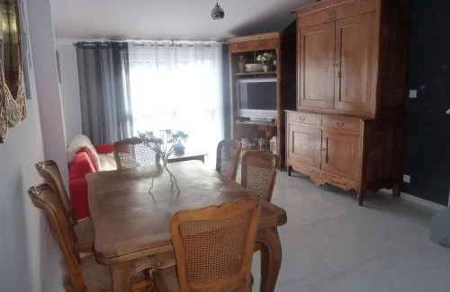 La Meilleraie-Tillay Apartment | Gite Au Cheval D'or