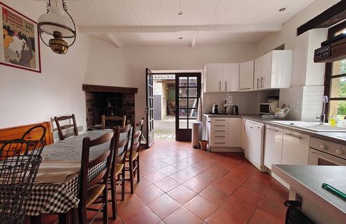 Septfonds House | Gite Bacquiès - with enclosed garden and heated swimming pool