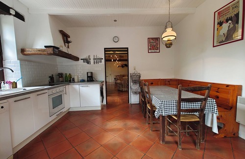 Septfonds House | Gite Bacquiès - with enclosed garden and heated swimming pool