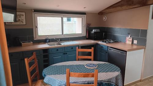 Aizenay Apartment | Gite bleu