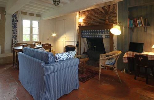 Bully House | Gite Bully (Rhône), 2 bedrooms, 4 persons