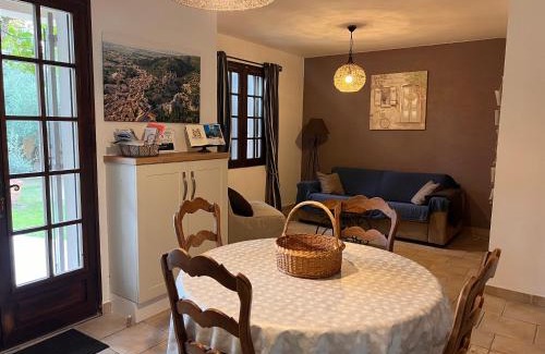 Boulbon House | Gite Chez Un Producteur de Fruits.
