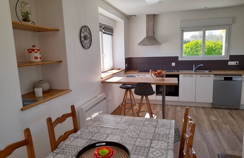 Plounevez-Lochrist House | Gite d'ODE VRAS, 800 m from the sea, 500 m GR34