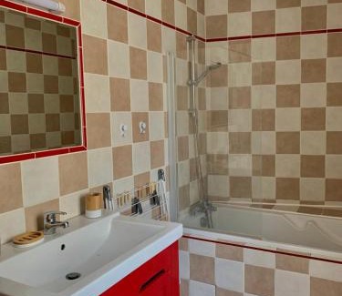 Douelle Apartment | Gite de charme