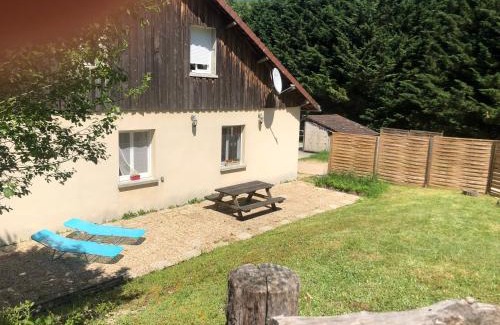 Les Planches-pres-Arbois Apartment | Gite de la cascade