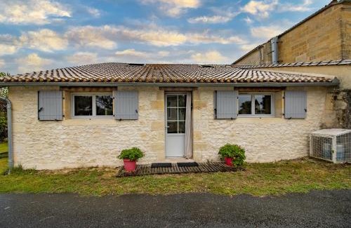 Les Salles-De-Castillon House | Gite de Lamour