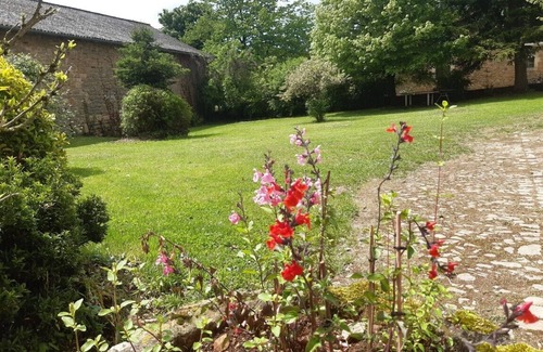 Cruejouls House | Gite de la Gratarelle (10 people) wheelchair accessible
