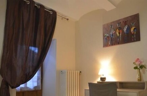Lournand Cottage | Gîte-Deluxe-Ensuite with Bath-Garden view
