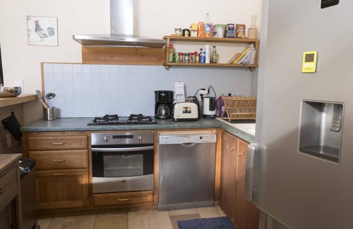 Domme Cottage | Gite Dordogne, 5 bedrooms, 5 bathrooms for 9 people. Charm and space.