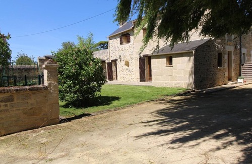 Saint-Georges-sur-Layon Cottage | Gite Doué-en-Anjou, 2 bedrooms, 5 persons