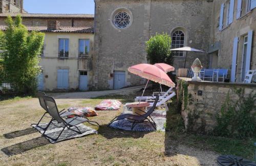Champdeniers House | Gite Du Val D'egray