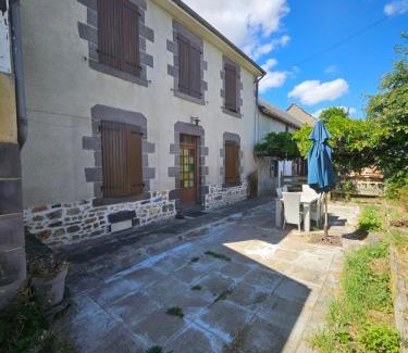 Saint-Georges-de-Mons House | Gite du menuisier
