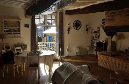 Centre Apartment | Gite Du Passant Rennais avec balcon sur cour