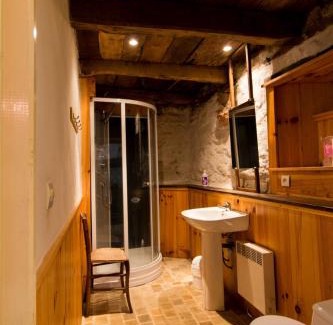 Hautefage House | Gite E'table Charlannes