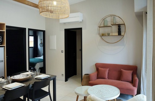 Saint-Affrique Apartment | Gîte écolodge* 2 to 4 people people in the heart of a 3-hectare park