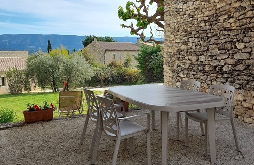 Gordes Cottage | GIte in a quiet hamlet near Gordes