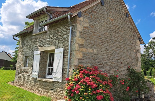 Pace House | Gite in the countryside, 3 minutes from town.