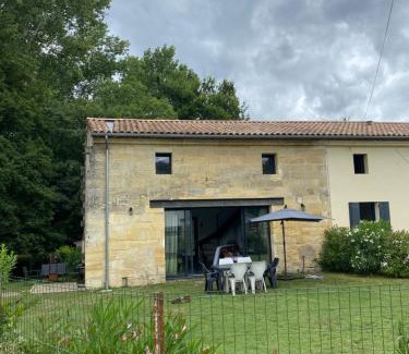 Saint-Denis-de-Pile House | GITE Killiam et Madison
