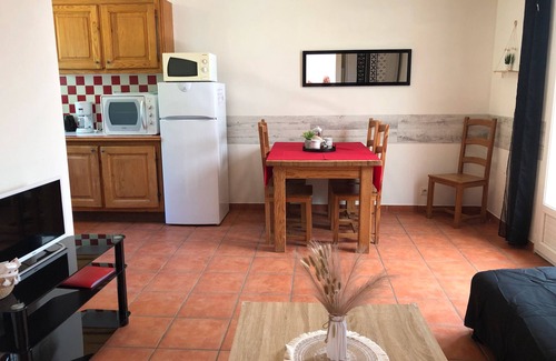 Saint-Christol-Les-Ales House | Gîte 'L'Olivier' at Heike and Didier's, shared pool, Wi-Fi and air conditioning