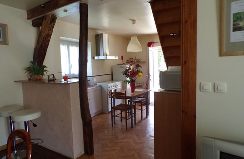Magny House | Gite "La Méluzine" by the river, Avallon, Vézelay, Morvan