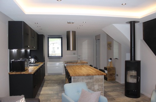 Pailhac House | GITE LE CLOS DU BUIS ESPACE SPA PRIVE 6/8 SLEEPS NEAR SAINT LARY