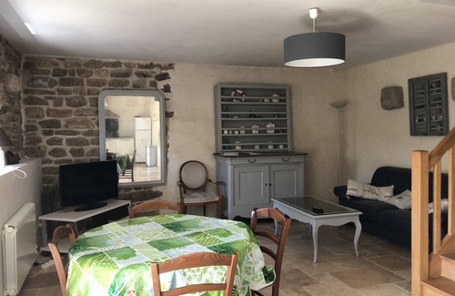 Nevez House | Gite "Le Corbelet" in 18em farmhouse with beach access and coastal path on foot